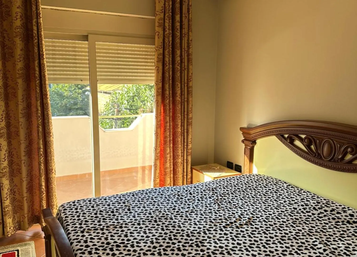 Sunset Apartment 0*, Tirana